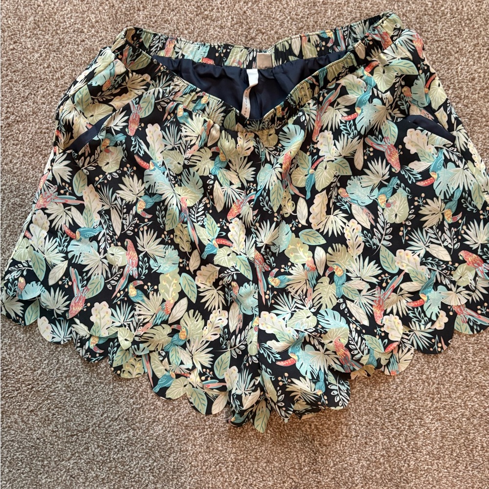 LC Lauren Conrad printed shorts size XS